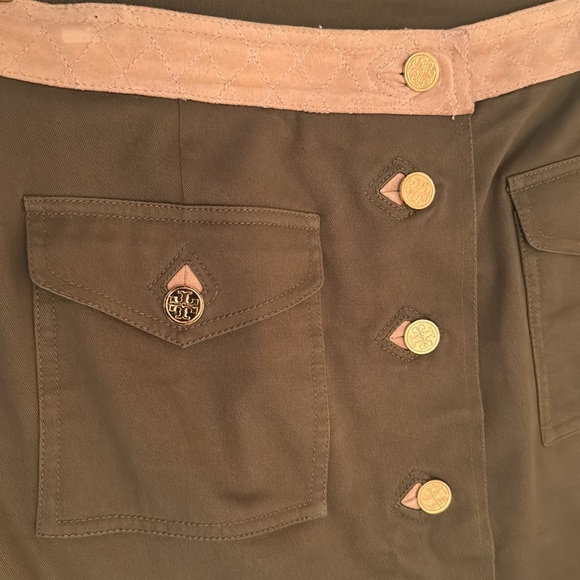TORY BURCH vintage but like new army green skirt w/ gold buttons in Size 12 - Picture 13 of 13